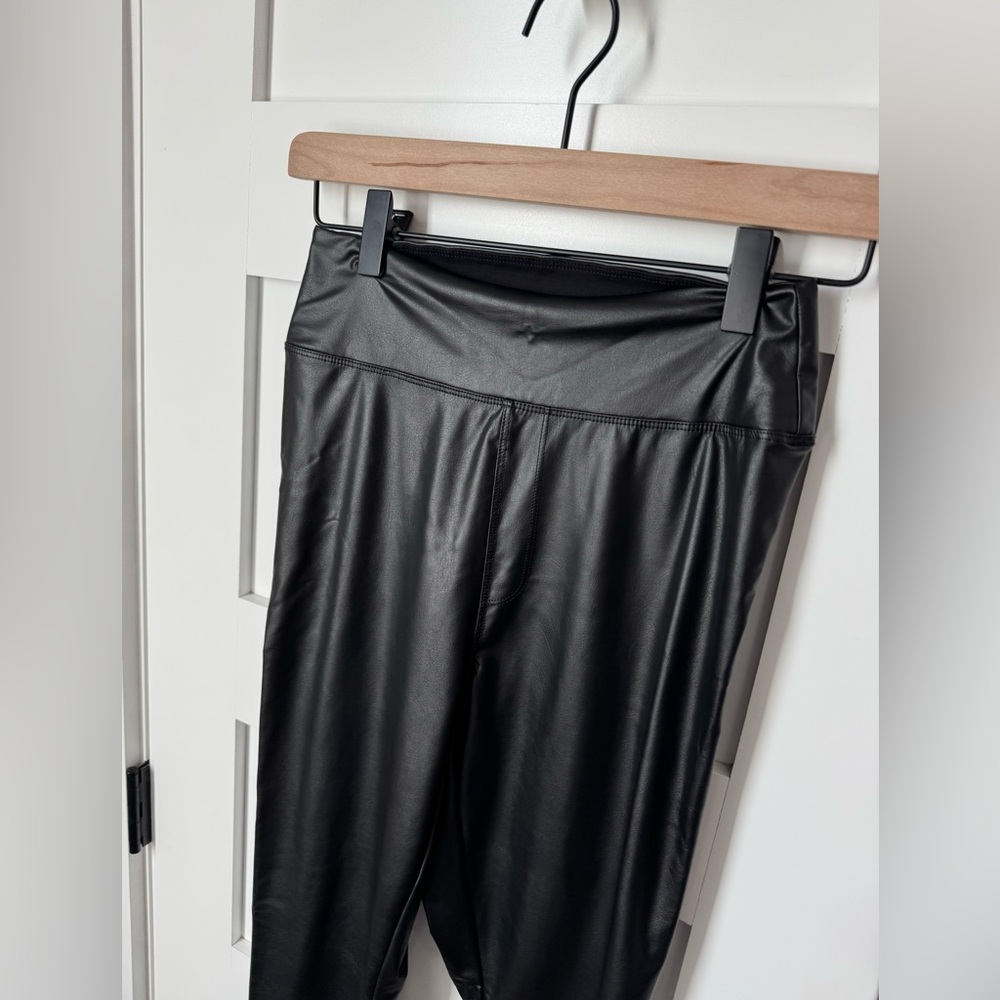 Aerie Offline Black Faux Leather Leggings size medium